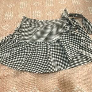 Francesca’s black and white checked skort size medium